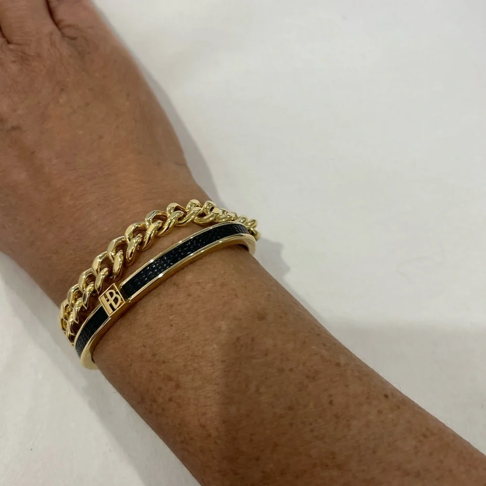 💰PRICE ⬇️•HENRI BENDEL New York • Gold Bangle w/ Chain Attached • - Picture 3 of 10